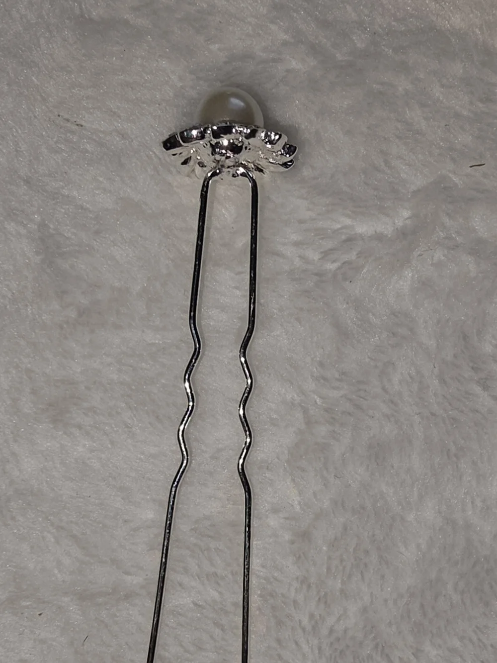 Pearl & Crystal Floral Hair Pin - Cream and Silver Tone